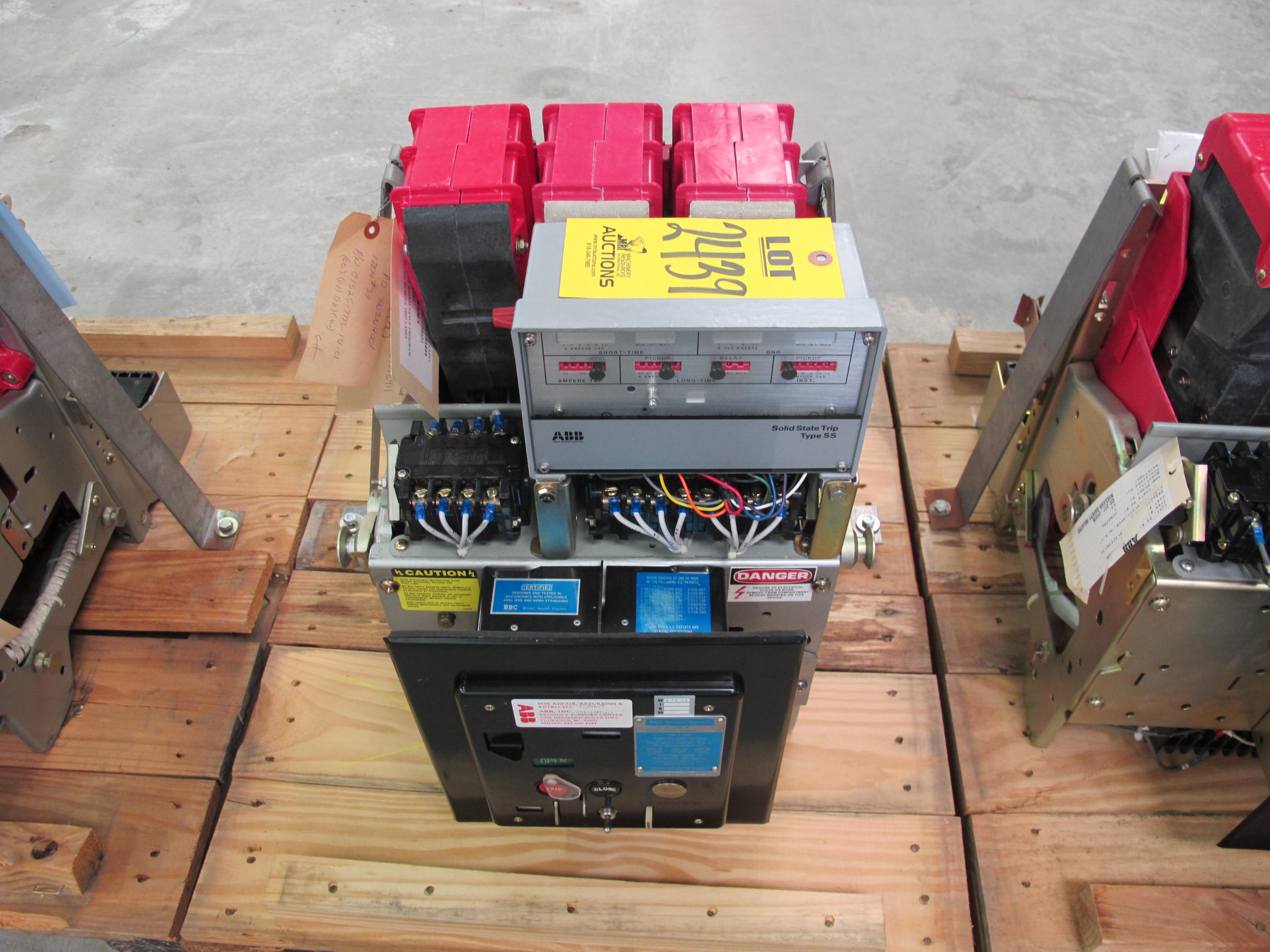 BREAKER, CIRCUIT TYPE, 50-225 AMP RATING, 240/480/600 AC VOLT RATING, 3 POLE, K 600 S KIND. ELECTRICALLY OPERATED, 600A FRAME SIZE CONSTRUCTION. K-600S. AMETEK MOTOR OPERATED COMPLETE PART NUMBER C1525-7773-131-07(00)(01)(18)(40) PLUS (64) FOR NUCLEAR CONTROL WIRE, PART # C1525-7773-131-01 (W-44) LOADING & HANDLING FEE $15-